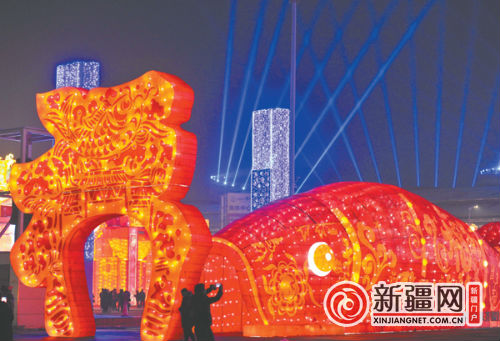 【骄阳看雪 乌鲁木齐——乌鲁木齐冬季旅游特别报道】周末去哪里 市民夜间休闲 这些去处挺好